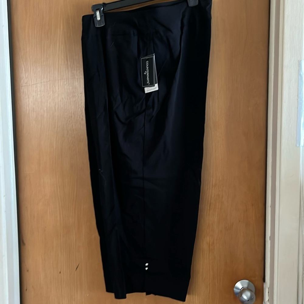 Black capris pants